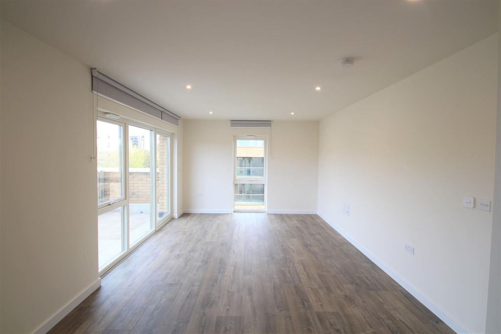 Property photo 3 of 9 Recep.Jpg