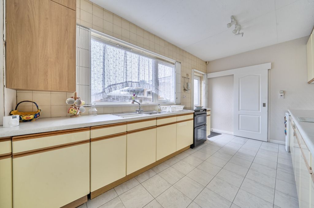 Property photo 2 of 23 1403639-11-69777d9d7547d