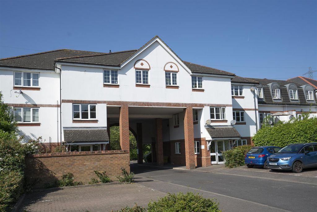 Property photo 1 of 11 12 Mountcombe House Sw19 External 1.Jpg