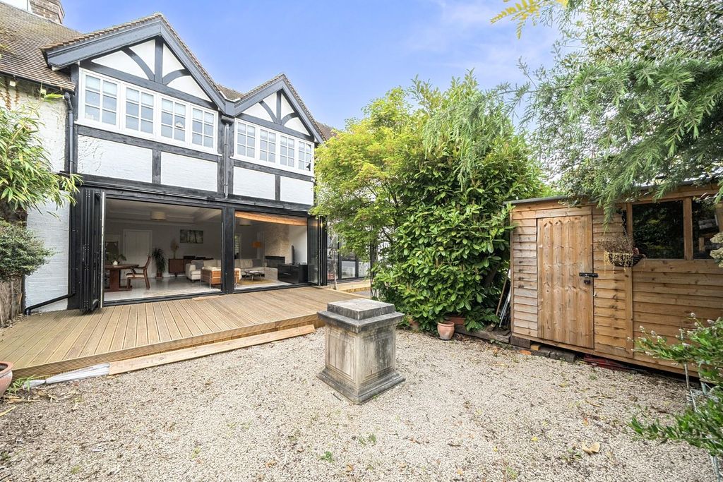 Property photo 1 of 22