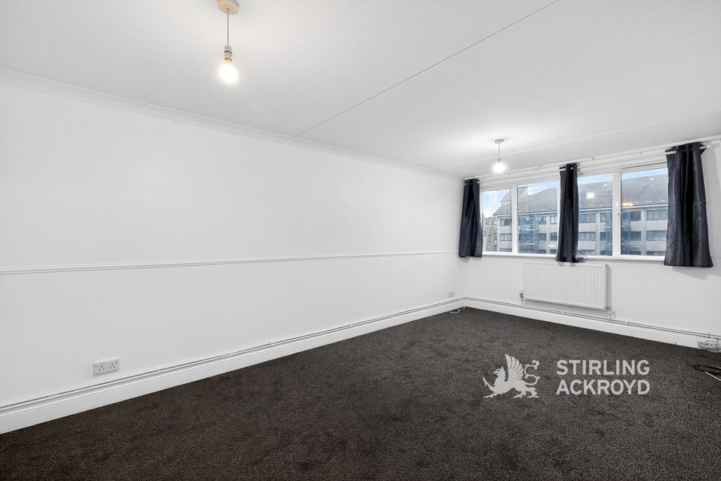 Property photo 1 of 19 Bedroom