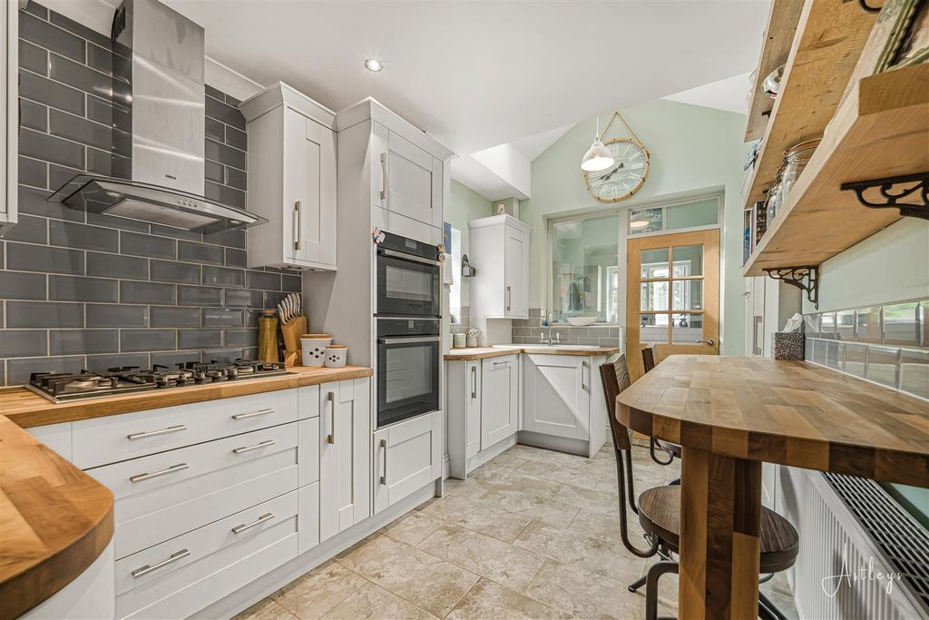 Property photo 2 of 32 Kitchen
