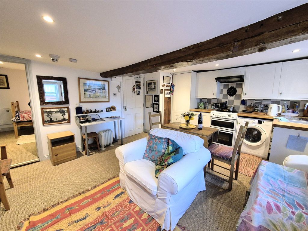 Property photo 3 of 11 Picture No. 01