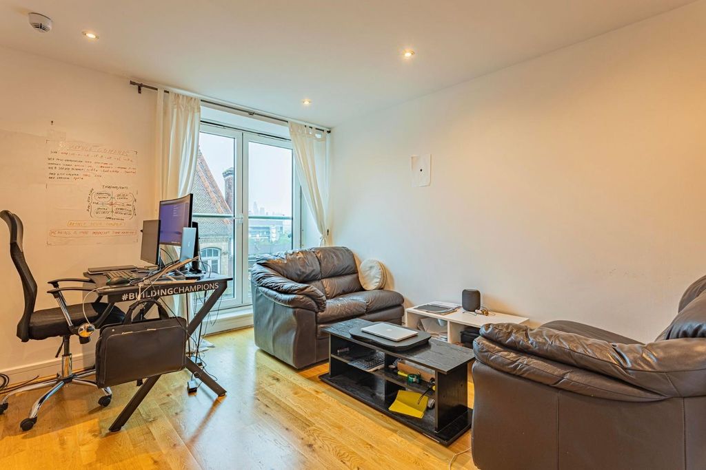 Property photo 2 of 17 3.Jpeg