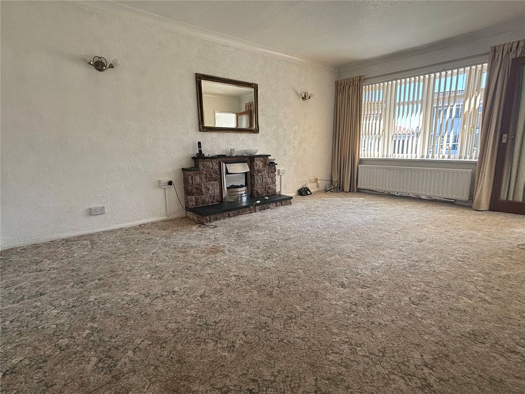 Property photo 2 of 15 Picture No. 11
