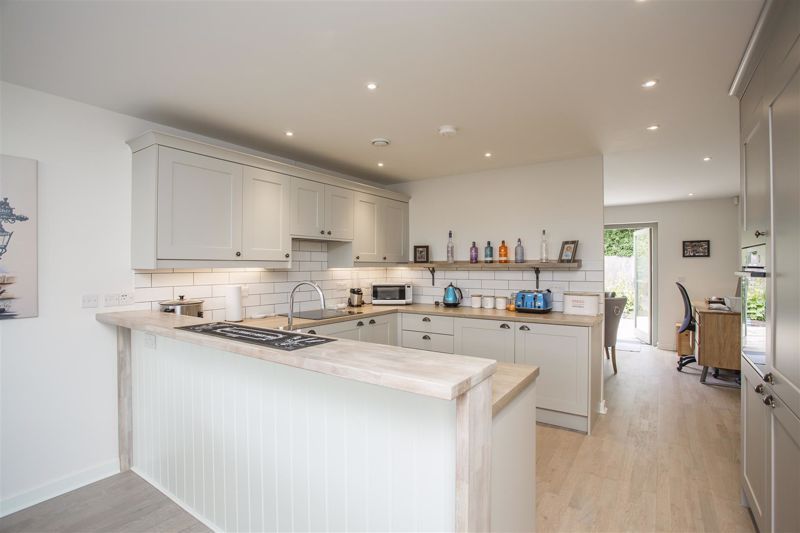 Property photo 3 of 20 Kitchen