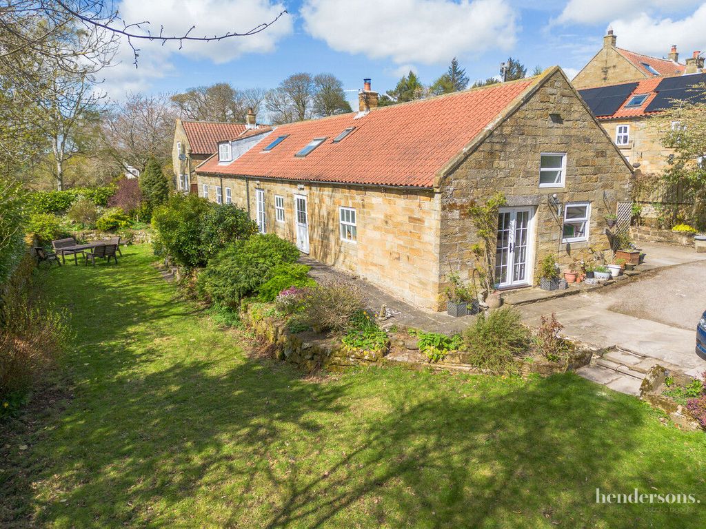 Property photo 2 of 28