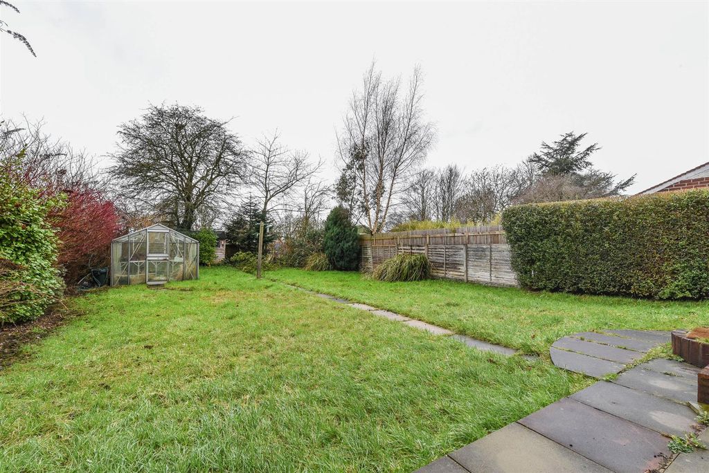 Property photo 2 of 22 Garden