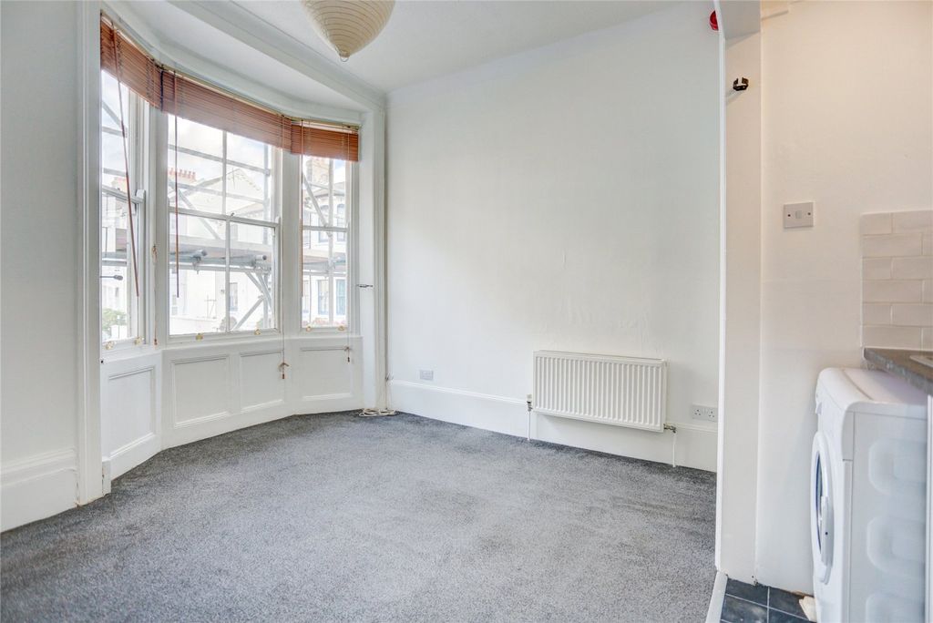 Property photo 3 of 11 Por230219_04