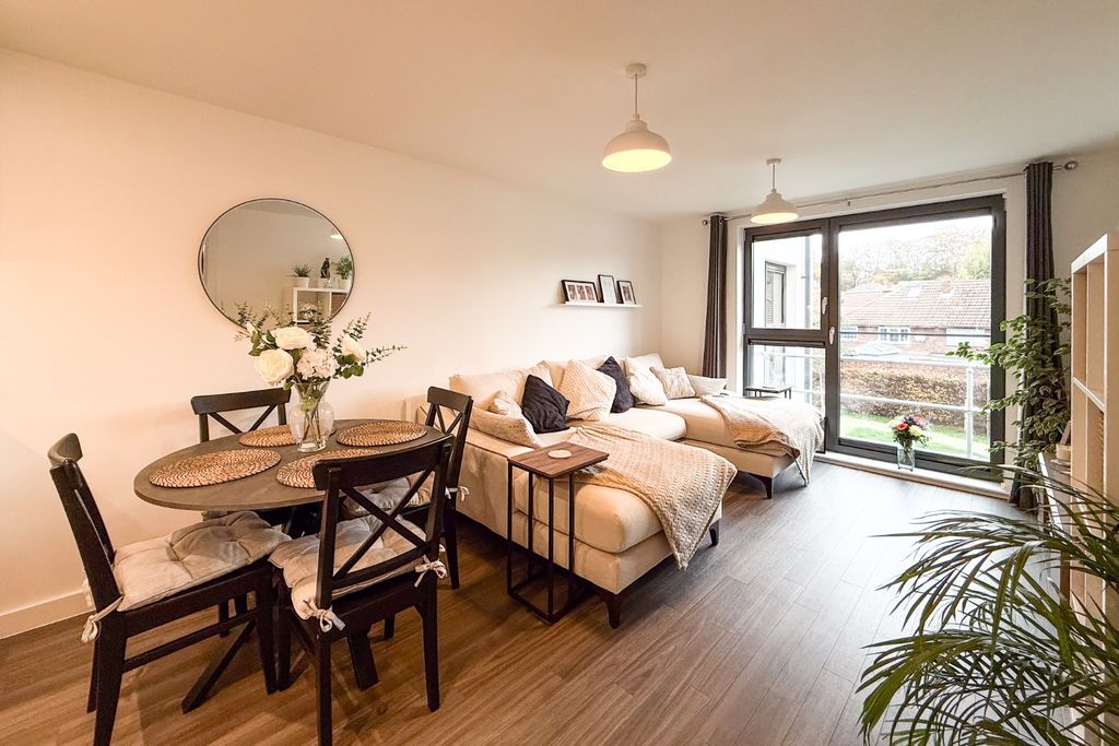 Property photo 2 of 7 4589914