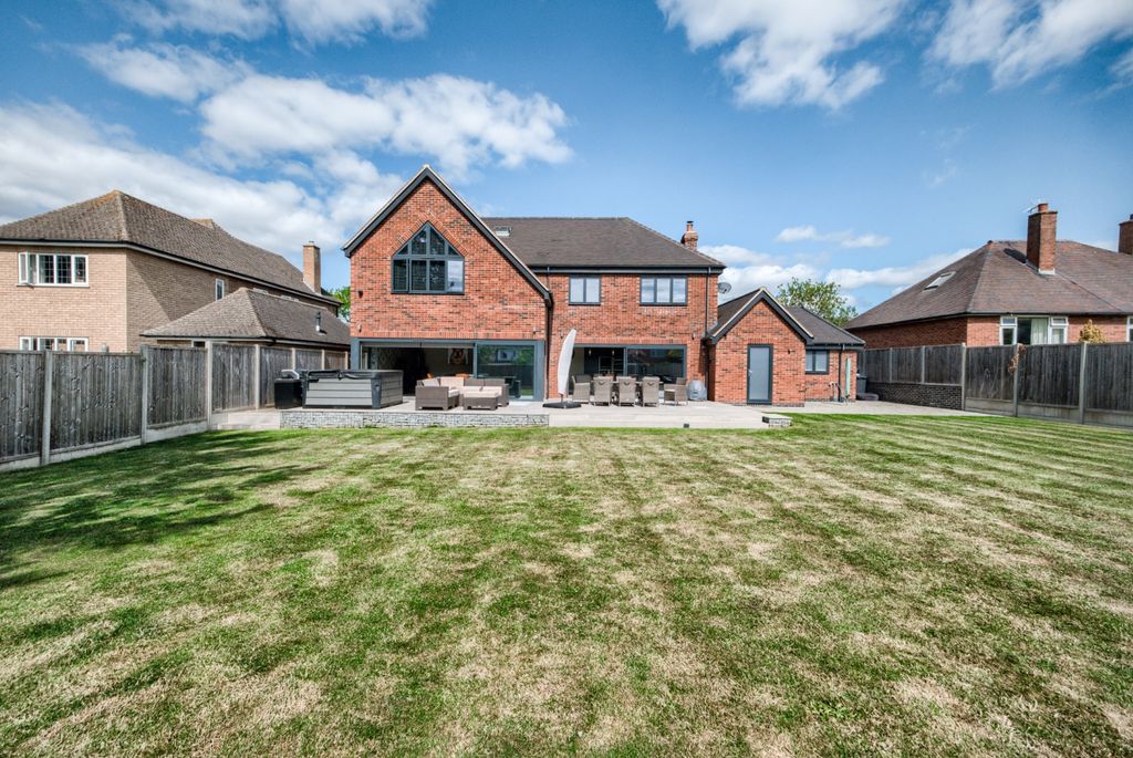 Property photo 2 of 33 Xh2A3589-Hdr(3)