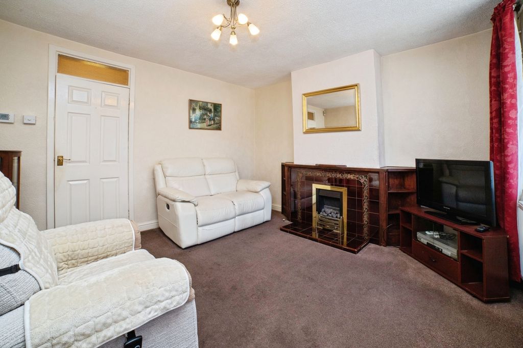 Property photo 3 of 17 Pbox-Img.Jpg