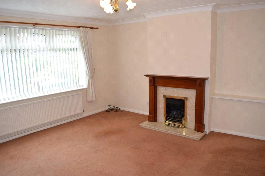 Property photo 3 of 11 Lounge