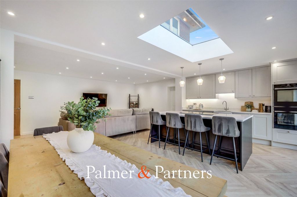 Property photo 1 of 31 Picture No. 22