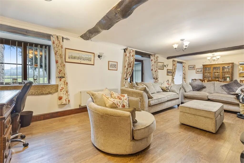 Property photo 3 of 24 Picture 3