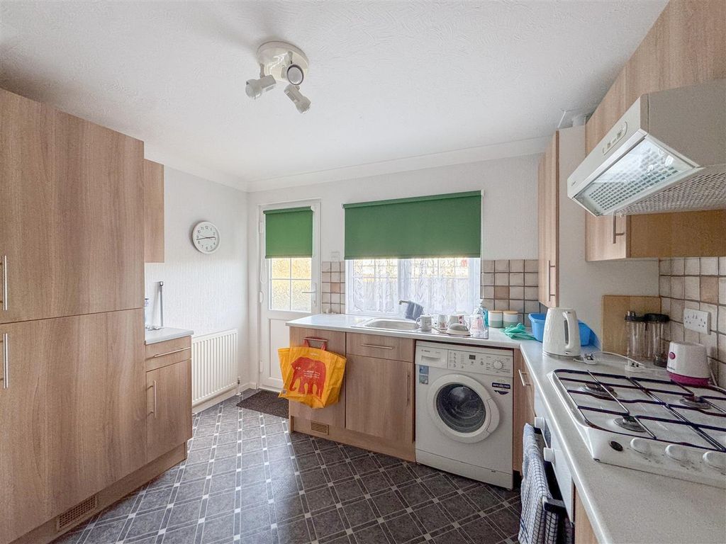 Property photo 3 of 14 Kitchen