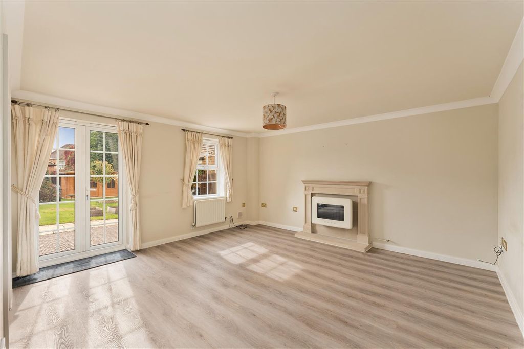 Property photo 2 of 28 49 Ashmead Road, Banbury-13.Jpg