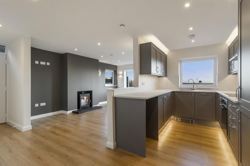 Property photo 2 of 17 Photo 17