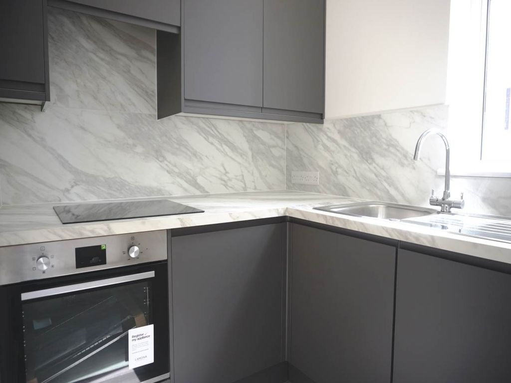 Property photo 3 of 32 9, 43 Ugr Kitchen.Jpg