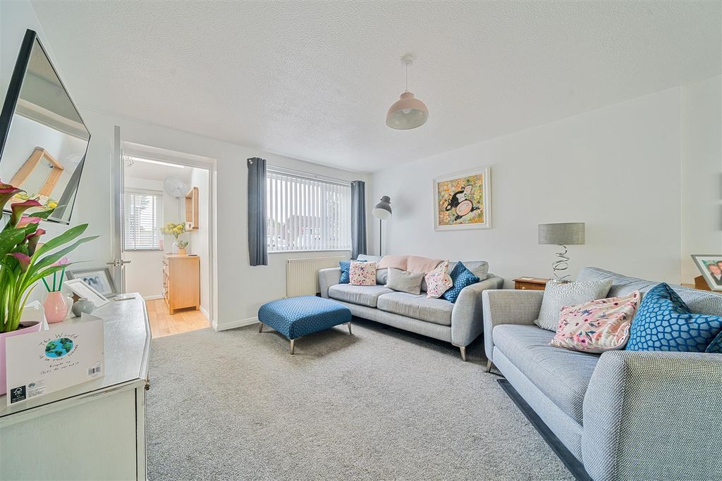 Property photo 2 of 15 Savery Sitting Rm..Jpg