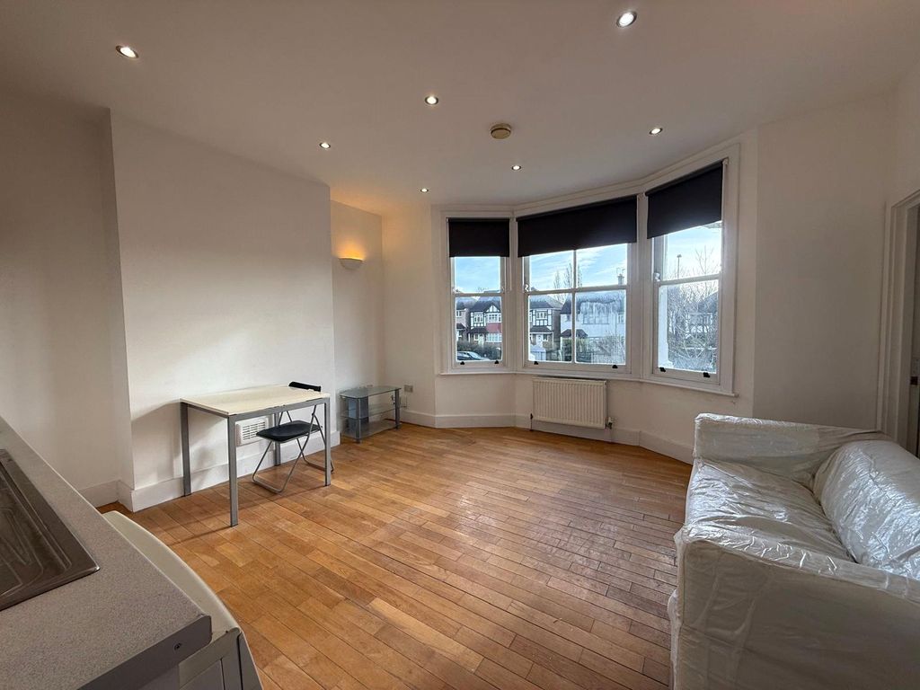 Property photo 2 of 11 Picture 2