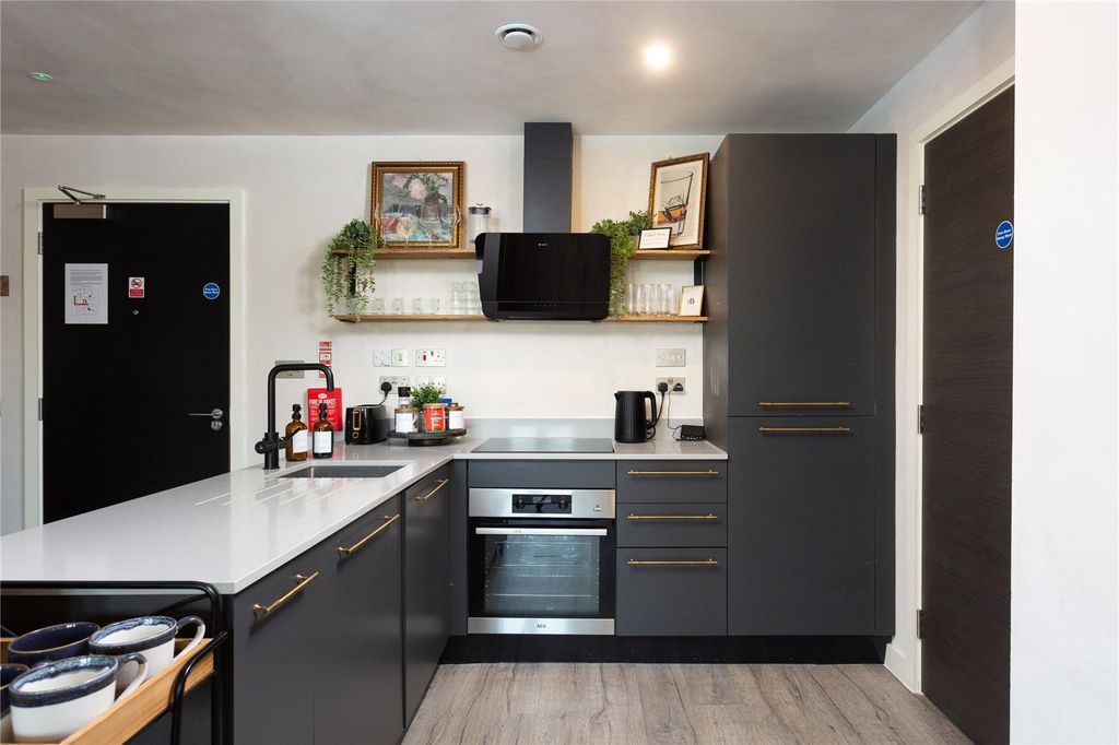 Property photo 3 of 15 Photos