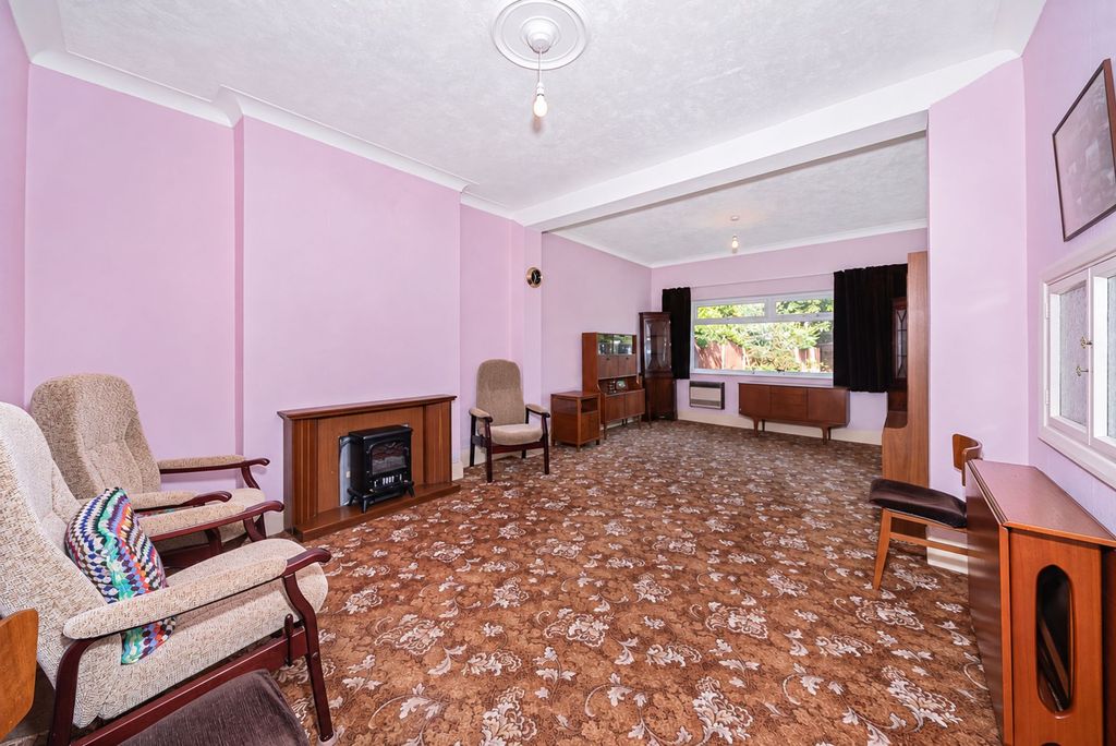 Property photo 2 of 20