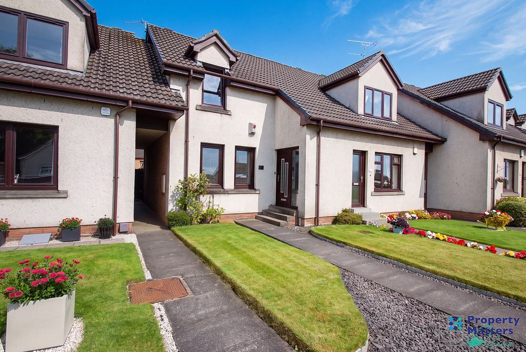 Property photo 1 of 16 2 Bedroom Semi Detached Villa