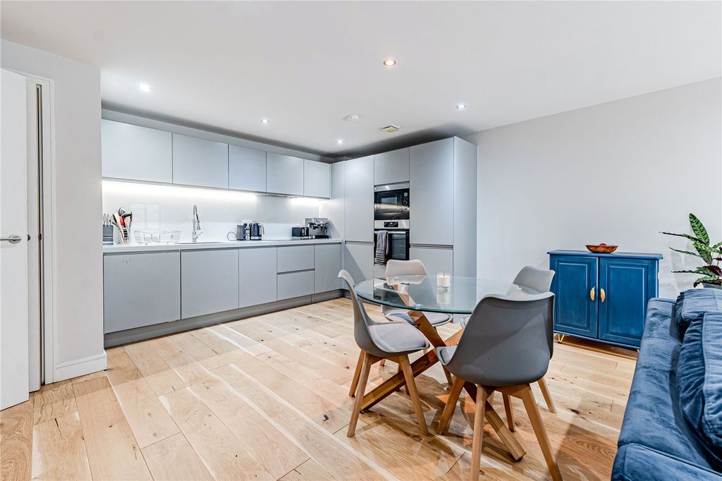 Property photo 1 of 15 Dining Kitchen