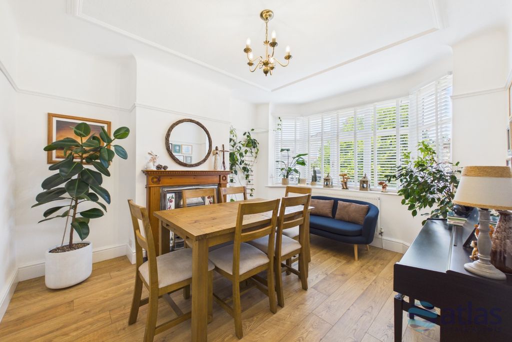 Property photo 3 of 28 Dining Room
