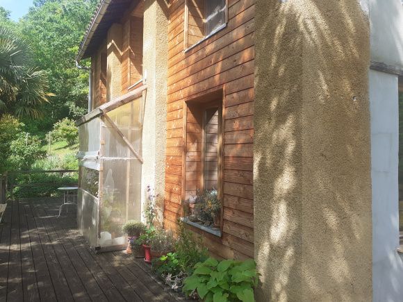 Property photo 1 of 28
