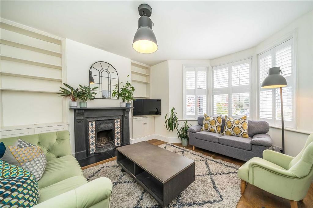 Property photo 3 of 11