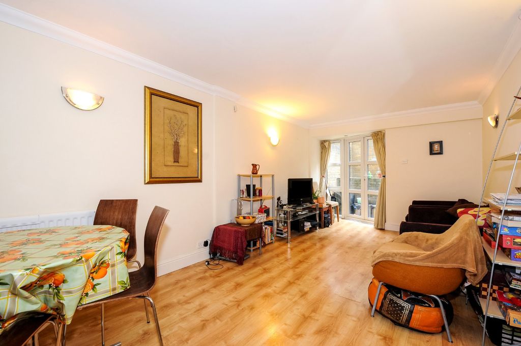 Property photo 1 of 8 Living Room