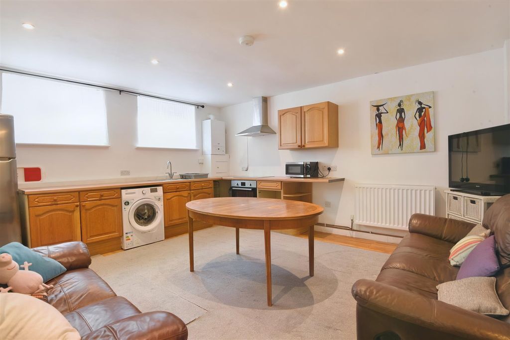 Property photo 2 of 6 Open Plan Living
