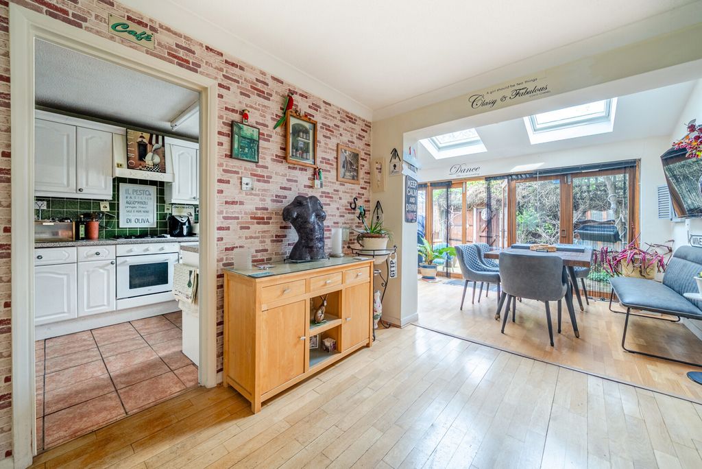 Property photo 2 of 13 1-69c14Fcf75Fcf-1...