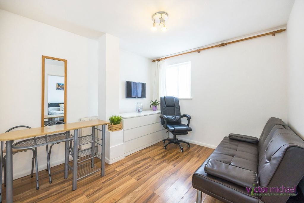 Property photo 2 of 6 3295051
