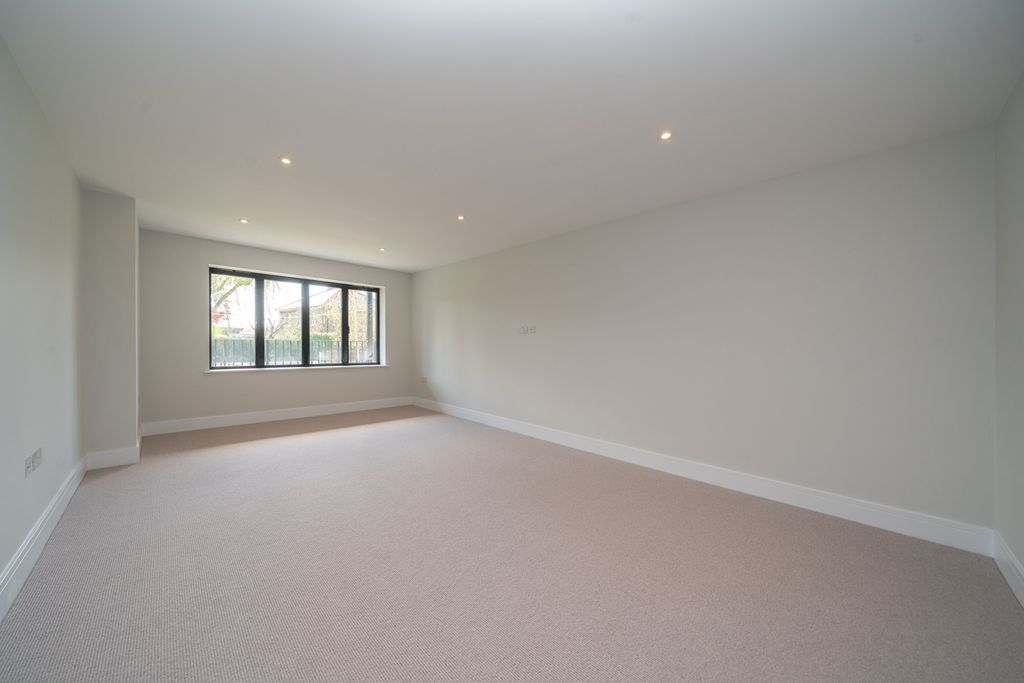 Property photo 3 of 27 Primrose-House-