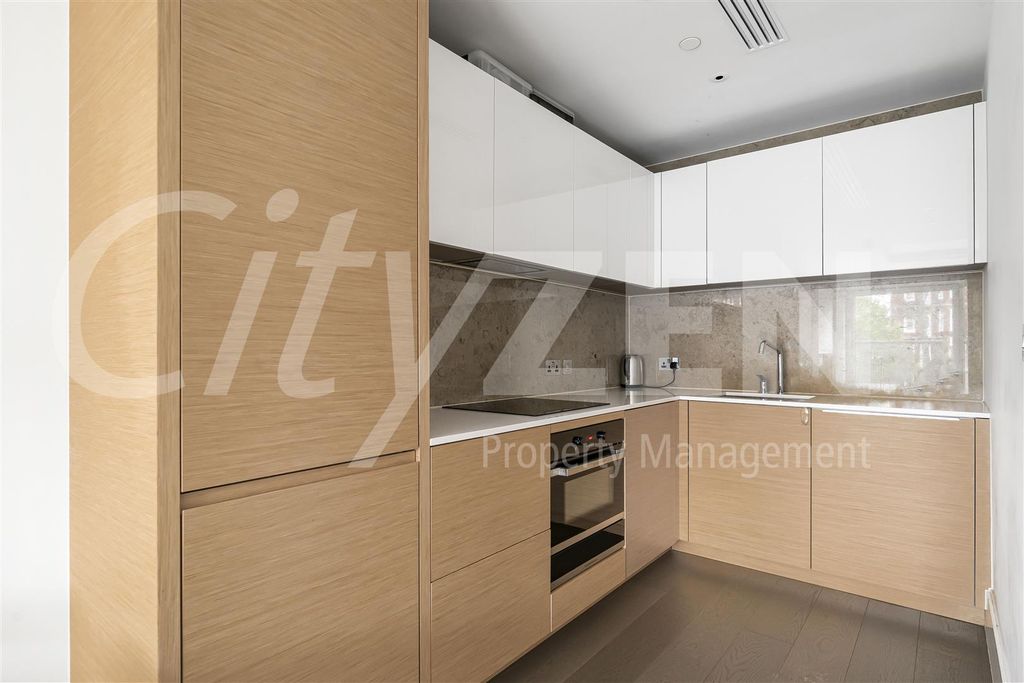 Property photo 3 of 17 Kitchen