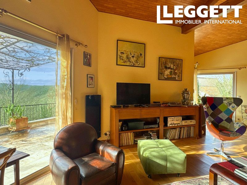 Property photo 3 of 10