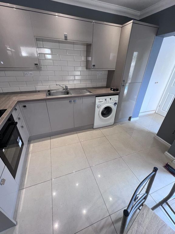 Property photo 2 of 8 8779A304-940d-4d36-B5c2-dcc9F4B6E400.Jpeg