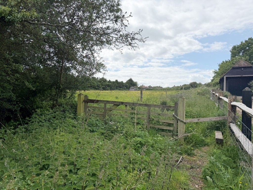 Property photo 3 of 5 Gate