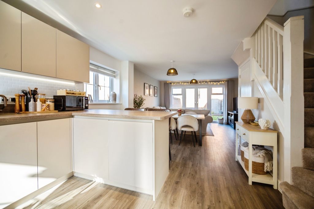 Property photo 2 of 20 243A3760