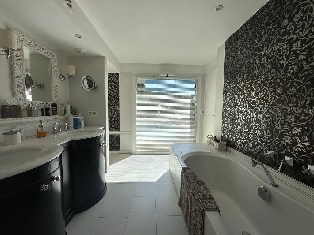 Property photo 3 of 30