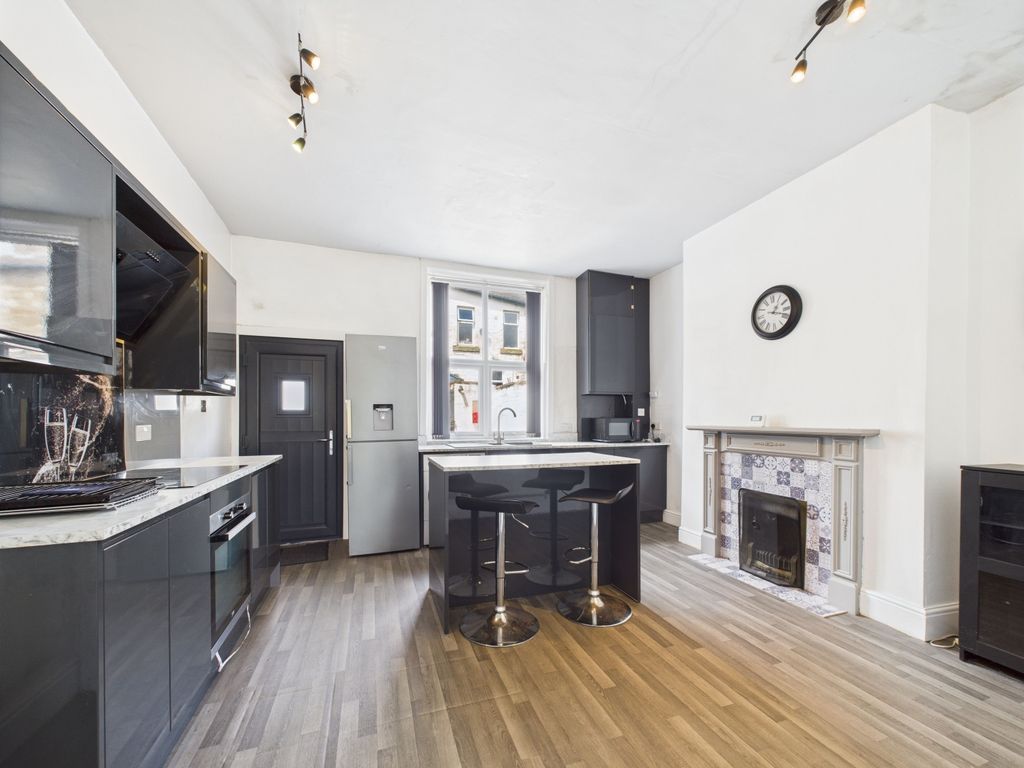 Property photo 2 of 16 Fitted Dining Kitchen