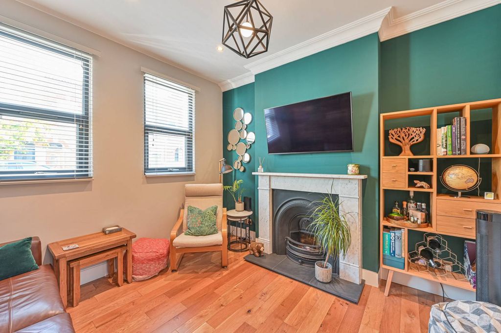 Property photo 3 of 19