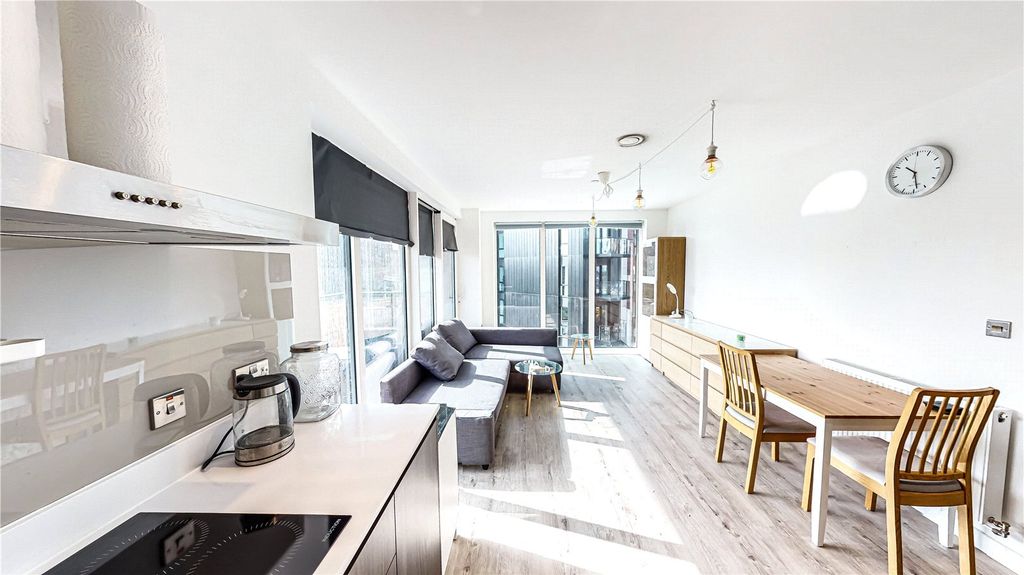 Property photo 3 of 11 Picture No. 10