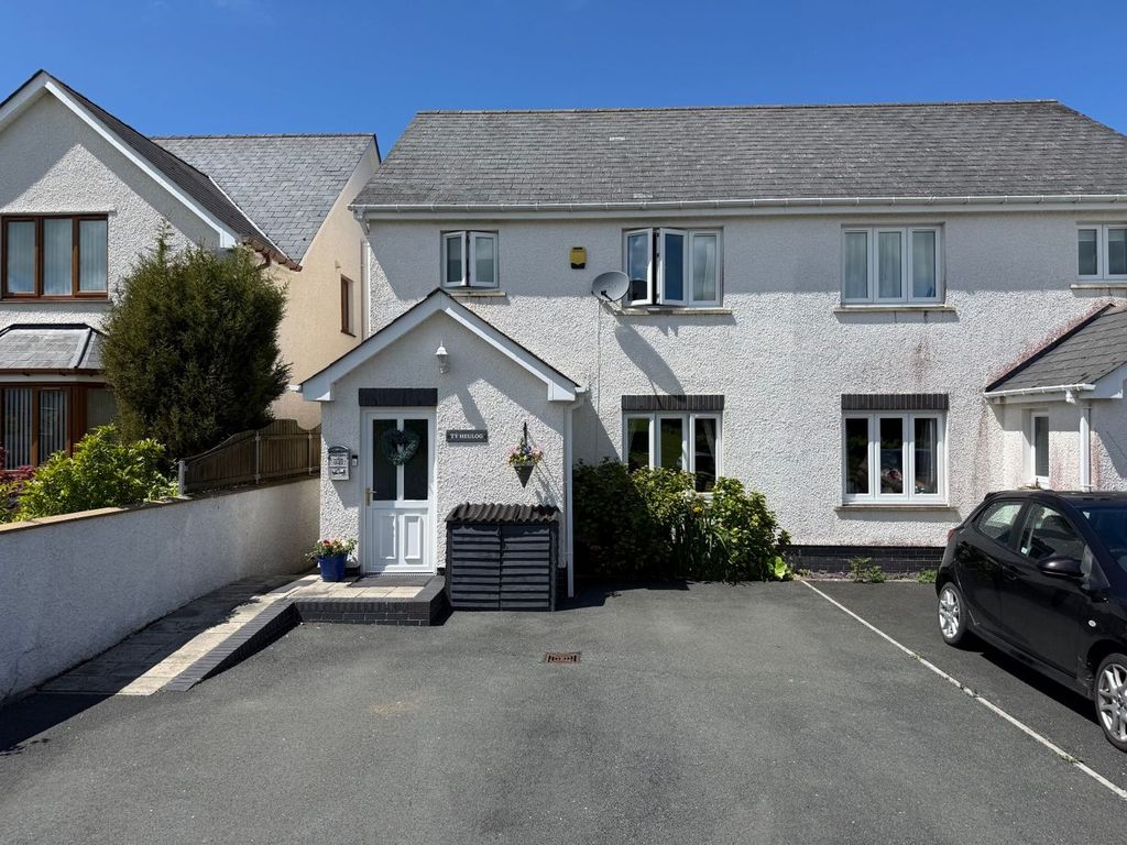 Property photo 1 of 32