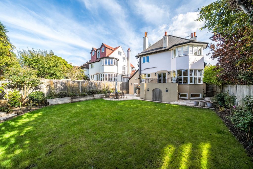 Property photo 2 of 30 Picture No. 09