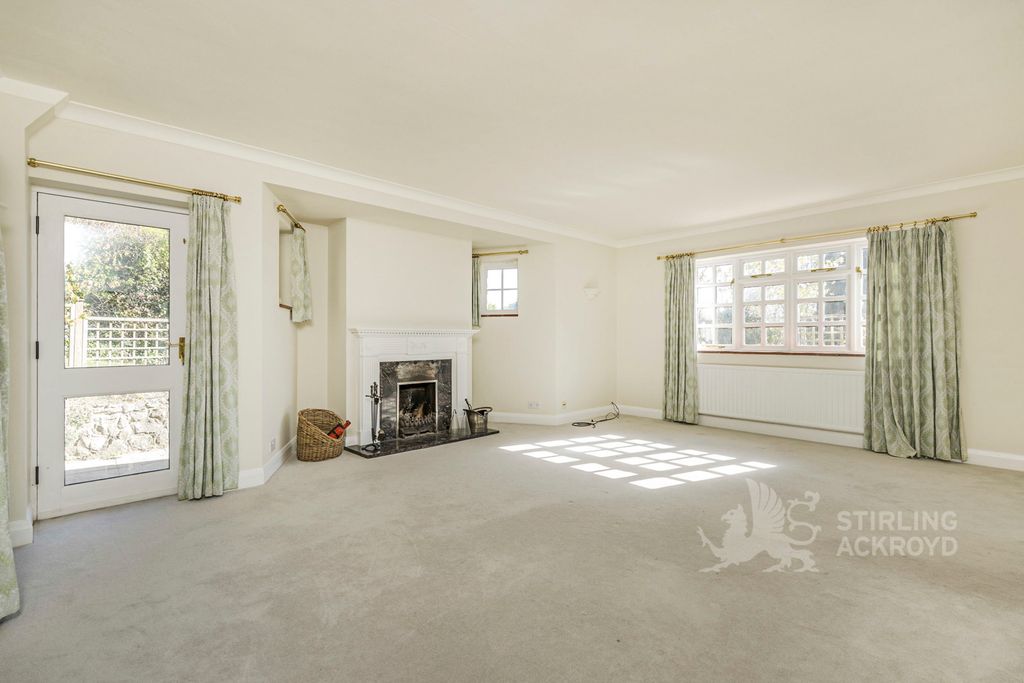 Property photo 2 of 43 Reception Room