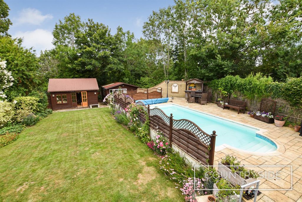 Property photo 3 of 24 Rear Garden